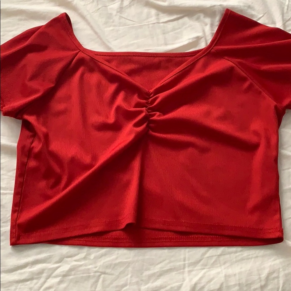 DARK RED RUCHED CROP TOP